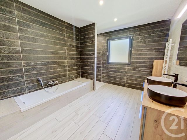 Maison &agrave; vendre - 5 pi&egrave;ces - 135 m2 - St Hostien - 43 - AUVERGNE