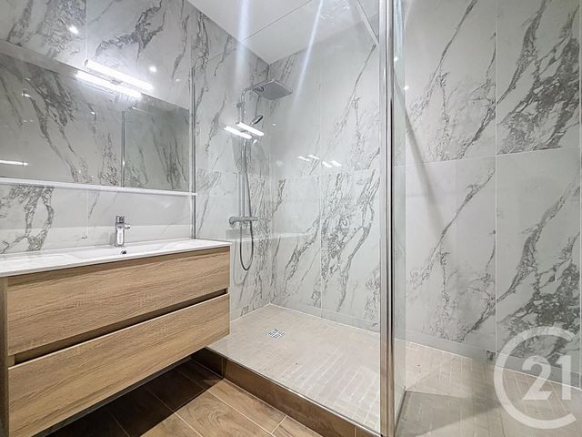 Appartement T3 à vendre - 3 pièces - 105,33 m2 - Le Puy En Velay - 43 - AUVERGNE