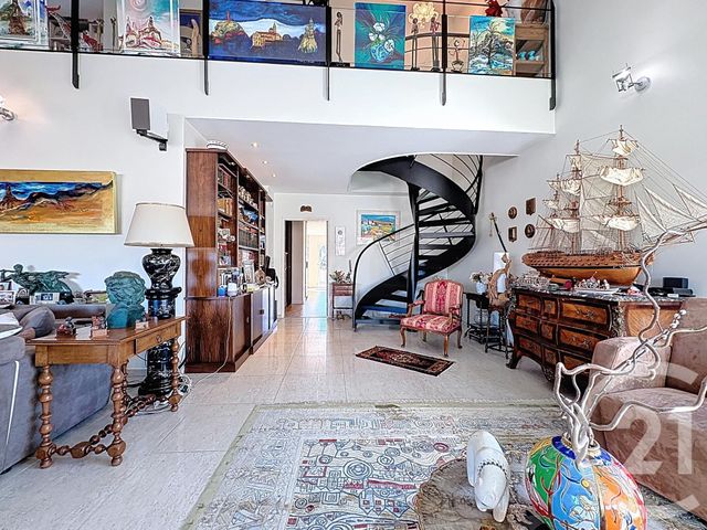 Appartement F5 &agrave; vendre - 8 pi&egrave;ces - 265,76 m2 - Le Puy En Velay - 43 - AUVERGNE