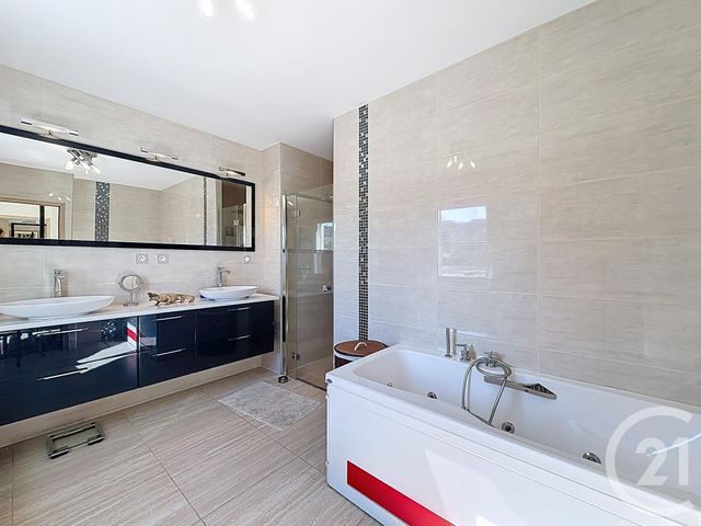 Appartement F5 &agrave; vendre - 8 pi&egrave;ces - 265,76 m2 - Le Puy En Velay - 43 - AUVERGNE