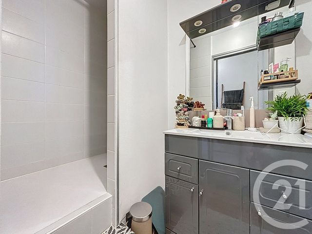 Appartement F3 &agrave; vendre - 3 pi&egrave;ces - 66,35 m2 - Le Puy En Velay - 43 - AUVERGNE