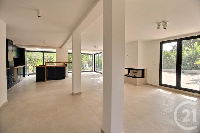 Maison à vendre - 7 pièces - 168 m2 - Le Rouret - 06 - PROVENCE-ALPES-COTE-D-AZUR