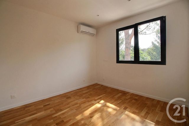 Maison à vendre - 7 pièces - 168 m2 - Le Rouret - 06 - PROVENCE-ALPES-COTE-D-AZUR