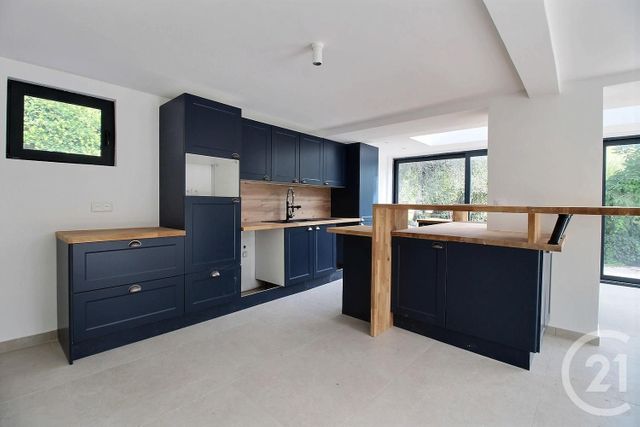 Maison à vendre - 7 pièces - 168 m2 - Le Rouret - 06 - PROVENCE-ALPES-COTE-D-AZUR