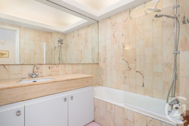 Appartement F3 à vendre - 3 pièces - 70 m2 - Grasse - 06 - PROVENCE-ALPES-COTE-D-AZUR