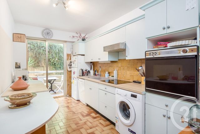 Appartement F3 à vendre - 3 pièces - 70 m2 - Grasse - 06 - PROVENCE-ALPES-COTE-D-AZUR