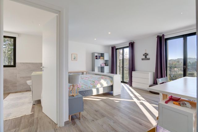 Maison à vendre - 5 pièces - 223 m2 - Chateauneuf Grasse - 06 - PROVENCE-ALPES-COTE-D-AZUR