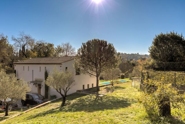 Maison à vendre - 5 pièces - 223 m2 - Chateauneuf Grasse - 06 - PROVENCE-ALPES-COTE-D-AZUR