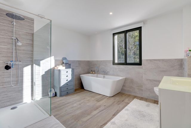 Maison à vendre - 5 pièces - 223 m2 - Chateauneuf Grasse - 06 - PROVENCE-ALPES-COTE-D-AZUR