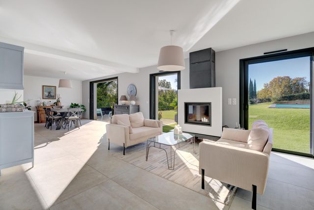 Maison à vendre - 5 pièces - 223 m2 - Chateauneuf Grasse - 06 - PROVENCE-ALPES-COTE-D-AZUR