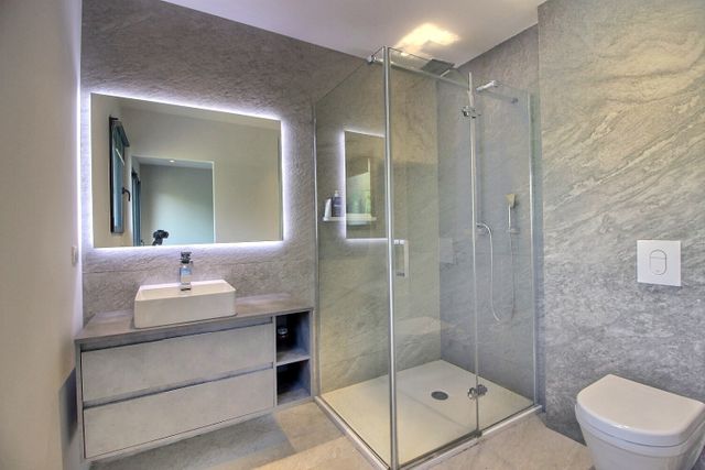 Maison &agrave; vendre - 5 pi&egrave;ces - 205 m2 - Le Rouret - 06 - PROVENCE-ALPES-COTE-D-AZUR