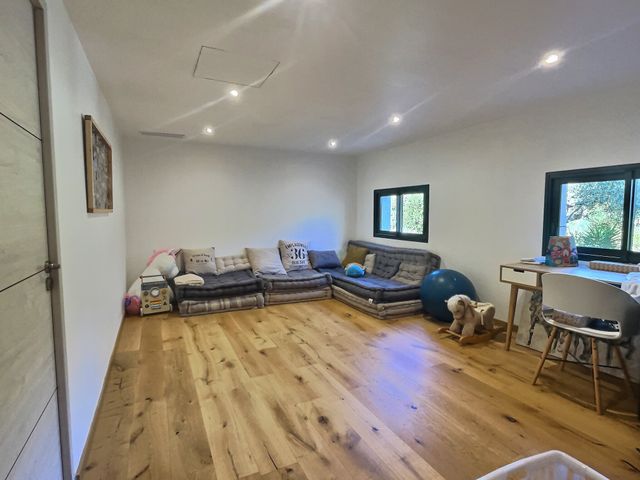 Maison &agrave; vendre - 5 pi&egrave;ces - 170 m2 - Chateauneuf Grasse - 06 - PROVENCE-ALPES-COTE-D-AZUR