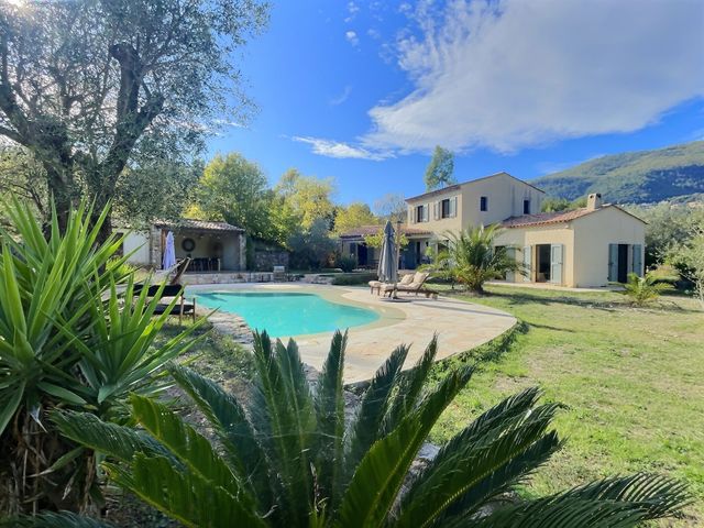 Maison &agrave; vendre - 5 pi&egrave;ces - 170 m2 - Chateauneuf Grasse - 06 - PROVENCE-ALPES-COTE-D-AZUR