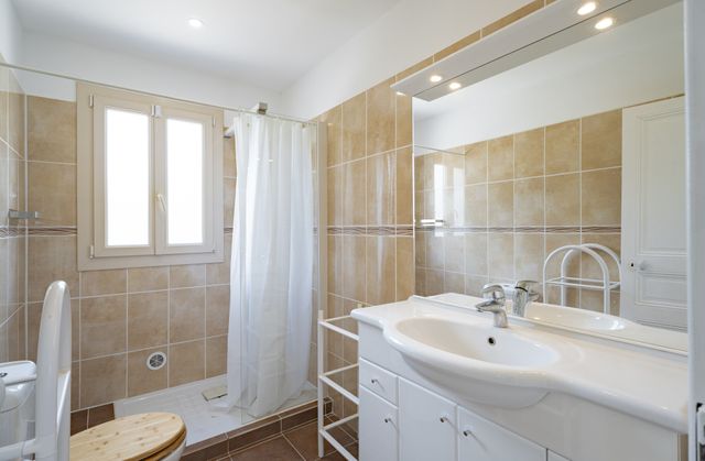 Maison à vendre - 5 pièces - 160 m2 - Le Rouret - 06 - PROVENCE-ALPES-COTE-D-AZUR