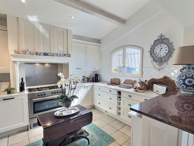 Maison &agrave; vendre - 5 pi&egrave;ces - 192 m2 - Grasse - 06 - PROVENCE-ALPES-COTE-D-AZUR