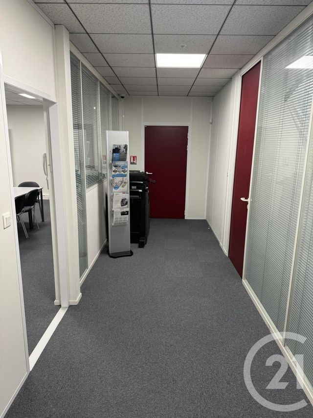 Local commercial à louer - 111.97 m2 - 69 - Rhone