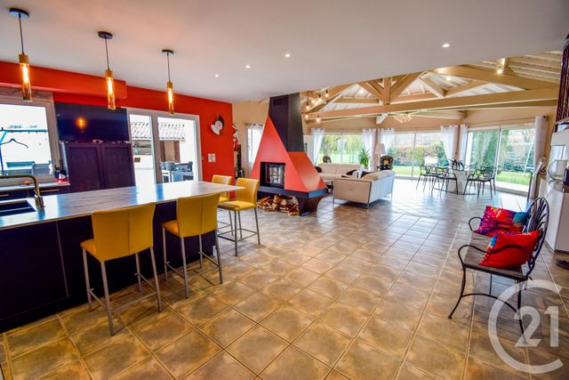 Maison à vendre - 9 pièces - 243,80 m2 - Cercie - 69 - RHONE-ALPES