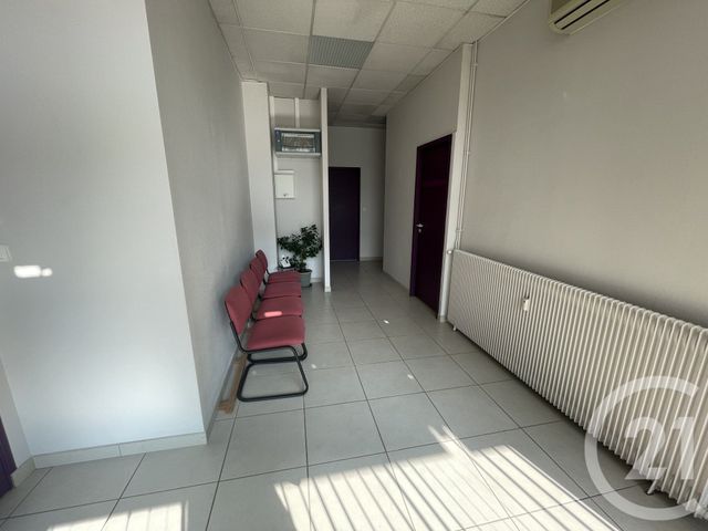 Appartement Local &agrave; louer - 1 pi&egrave;ce - 13 m2 - Villefranche Sur Saone - 69 - RHONE-ALPES