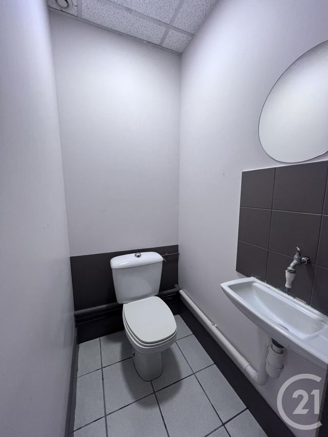 Local commercial à louer - 92.65 m2 - 69 - Rhone