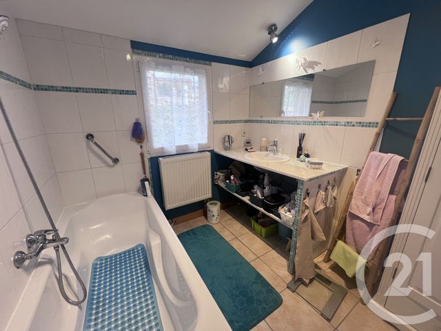 Maison &agrave; louer - 5 pi&egrave;ces - 129,72 m2 - Pruzilly - 71 - BOURGOGNE