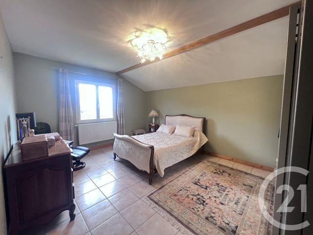 Maison &agrave; louer - 5 pi&egrave;ces - 129,72 m2 - Pruzilly - 71 - BOURGOGNE