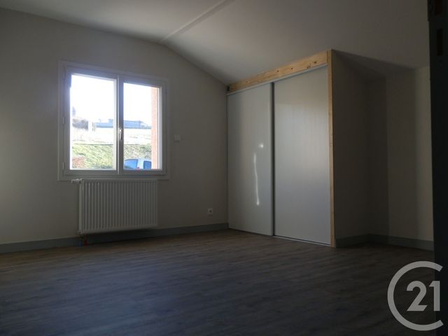 Maison &agrave; louer - 4 pi&egrave;ces - 120,87 m2 - Pruzilly - 71 - BOURGOGNE