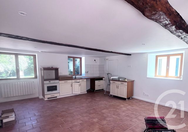 Maison &agrave; louer - 4 pi&egrave;ces - 108 m2 - La Chapelle De Guinchay - 71 - BOURGOGNE