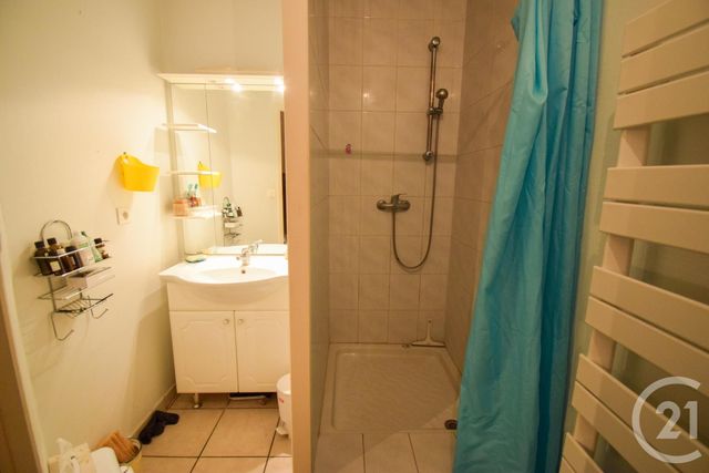 Maison &agrave; louer - 3 pi&egrave;ces - 69 m2 - Romaneche Thorins - 71 - BOURGOGNE
