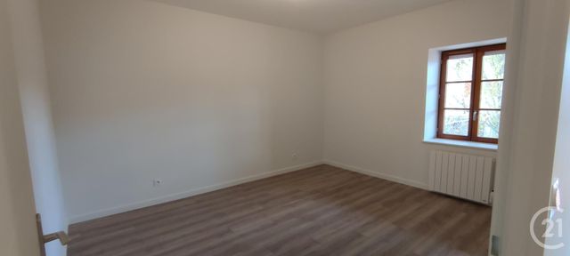 Maison &agrave; louer - 5 pi&egrave;ces - 132,85 m2 - St Etienne Des Oullieres - 69 - RHONE-ALPES