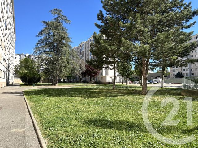 Appartement T4 &agrave; vendre - 4 pi&egrave;ces - 64 m2 - Villeurbanne - 69 - RHONE-ALPES
