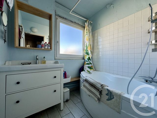 Appartement T3 &agrave; vendre - 3 pi&egrave;ces - 55,57 m2 - Villeurbanne - 69 - RHONE-ALPES