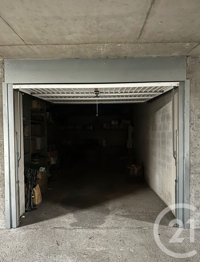 parking - VILLEURBANNE - 69