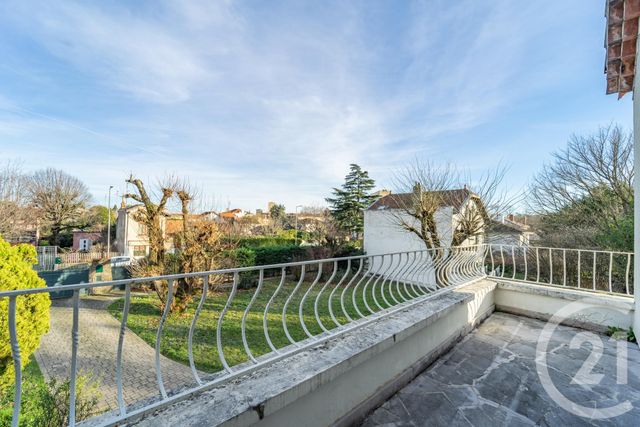Maison à vendre - 6 pièces - 262 m2 - Bron - 69 - RHONE-ALPES