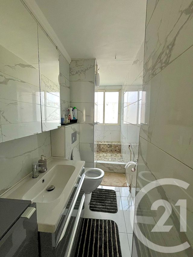 Appartement F4 &agrave; vendre - 4 pi&egrave;ces - 66,30 m2 - Meyzieu - 69 - RHONE-ALPES