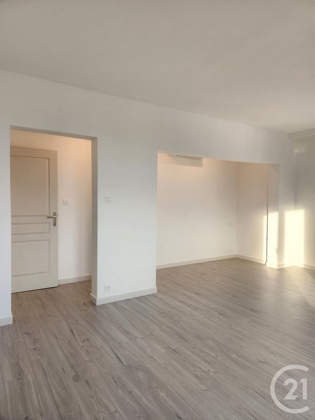 Appartement F4 à vendre - 4 pièces - 84,60 m2 - St Fons - 69 - RHONE-ALPES