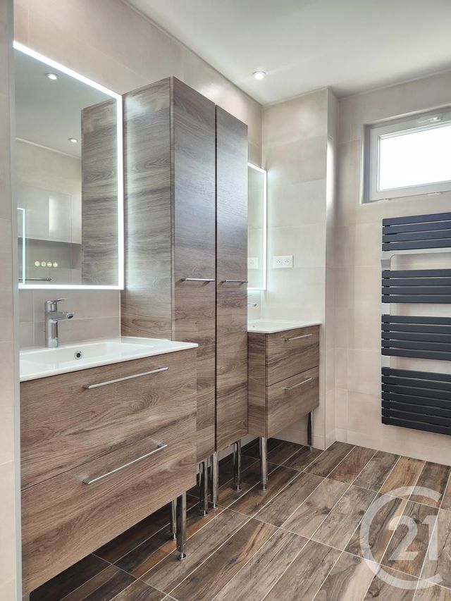 Appartement F4 à vendre - 4 pièces - 84,60 m2 - St Fons - 69 - RHONE-ALPES