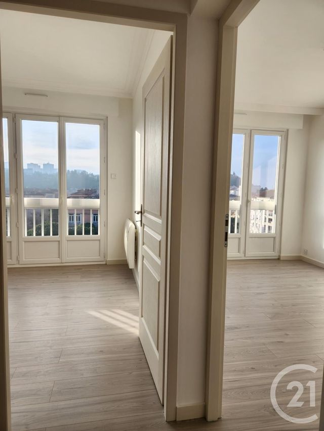 Appartement F4 à vendre - 4 pièces - 84,60 m2 - St Fons - 69 - RHONE-ALPES