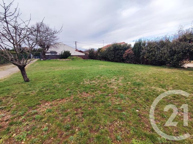 terrain - DECINES CHARPIEU - 69