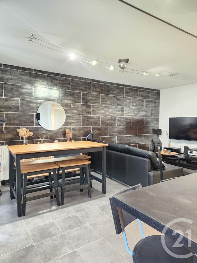 Appartement F3 &agrave; vendre - 3 pi&egrave;ces - 70,15 m2 - Vaulx En Velin - 69 - RHONE-ALPES