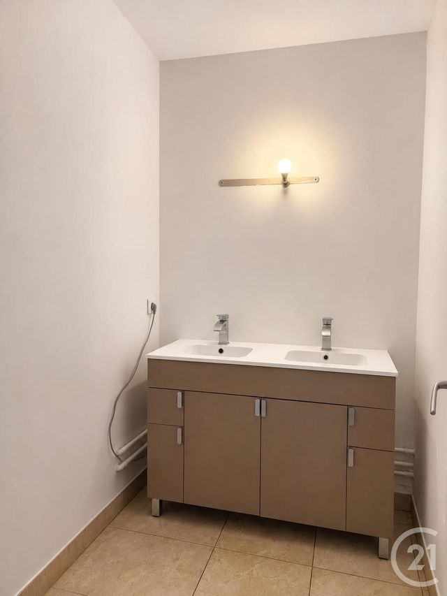 Appartement F5 &agrave; vendre - 5 pi&egrave;ces - 96,34 m2 - Venissieux - 69 - RHONE-ALPES