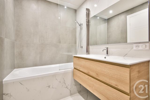 Appartement F3 &agrave; vendre - 3 pi&egrave;ces - 97,58 m2 - Beausoleil - 06 - PROVENCE-ALPES-COTE-D-AZUR