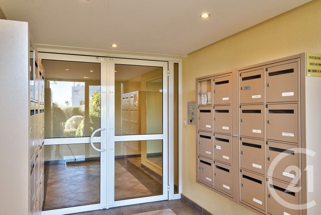 Appartement F3 à vendre - 3 pièces - 75,33 m2 - St Laurent Du Var - 06 - PROVENCE-ALPES-COTE-D-AZUR