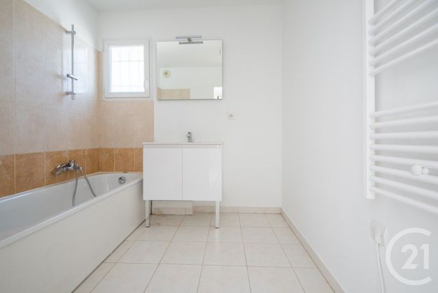Appartement T3 &agrave; vendre - 3 pi&egrave;ces - 68,65 m2 - Antibes - 06 - PROVENCE-ALPES-COTE-D-AZUR