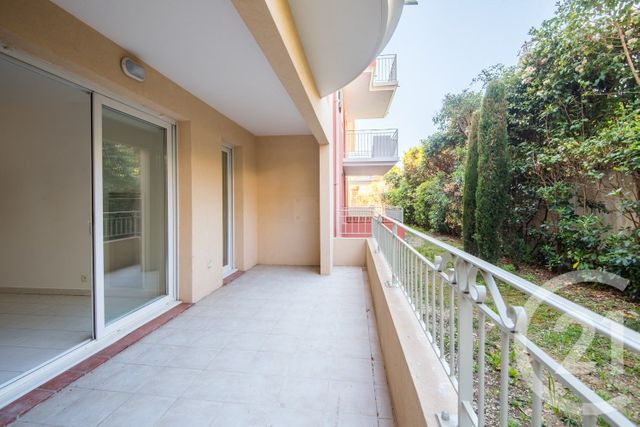 Appartement T3 &agrave; vendre - 3 pi&egrave;ces - 68,69 m2 - Antibes - 06 - PROVENCE-ALPES-COTE-D-AZUR