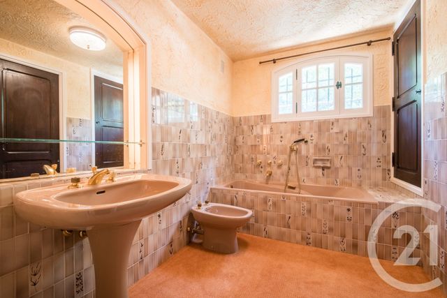 Maison &agrave; vendre - 6 pi&egrave;ces - 220 m2 - Theoule Sur Mer - 06 - PROVENCE-ALPES-COTE-D-AZUR