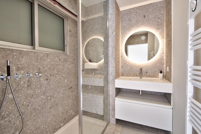 Appartement F4 à vendre - 4 pièces - 150,05 m2 - Nice - 06 - PROVENCE-ALPES-COTE-D-AZUR