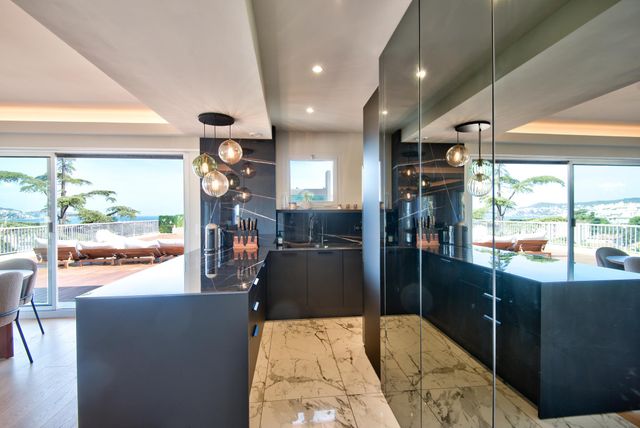 Appartement F4 à vendre - 4 pièces - 150,05 m2 - Nice - 06 - PROVENCE-ALPES-COTE-D-AZUR