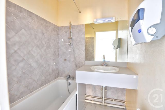 Appartement F3 &agrave; louer - 3 pi&egrave;ces - 66,75 m2 - Romans Sur Isere - 26 - RHONE-ALPES