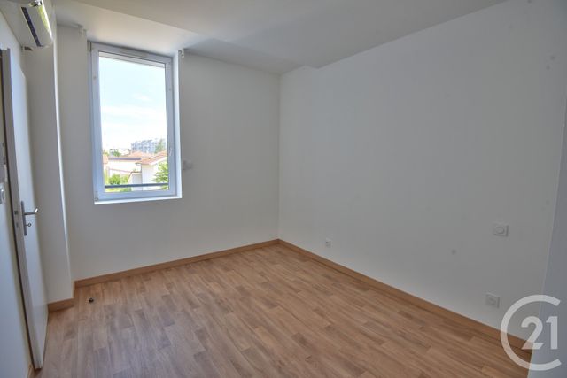 Appartement &agrave; louer - 3 pi&egrave;ces - 75,60 m2 - Romans Sur Isere - 26 - RHONE-ALPES