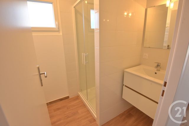 Appartement &agrave; louer - 3 pi&egrave;ces - 75,60 m2 - Romans Sur Isere - 26 - RHONE-ALPES